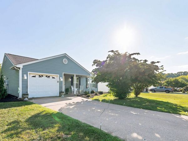 300 GREENWOOD RD, STAUNTON, VA 24401