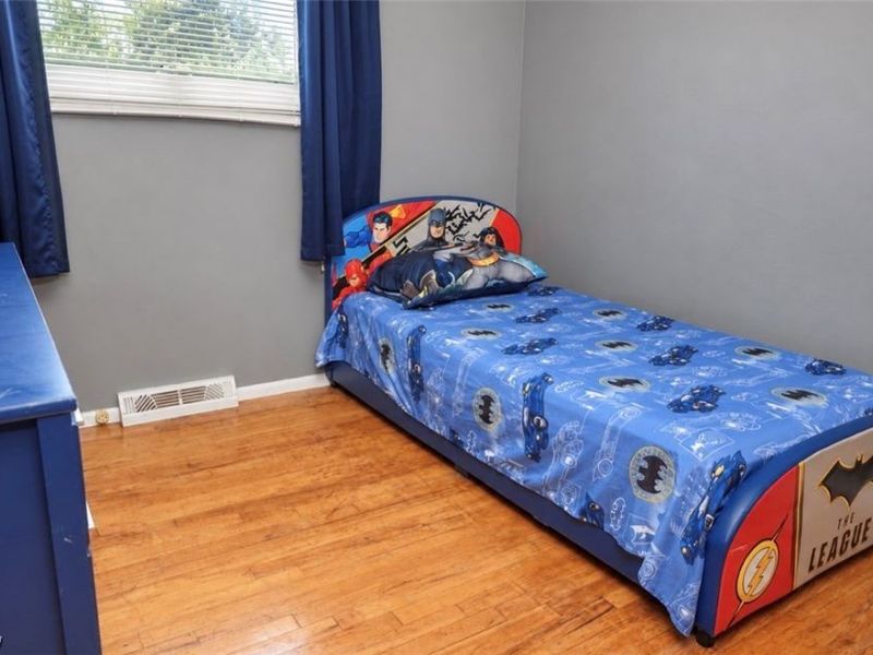 11404 Wallingford Avenue, Garfield Heights, OH 44125 Photo 13