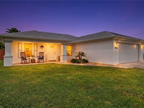 1042 Harwood AVE S, LEHIGH ACRES, FL 33974