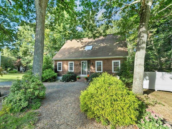 13 Durell Drive, Newmarket, NH 03857