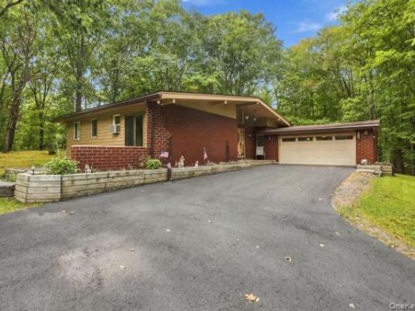 51 Leslie Road, Newburgh, NY 12550
