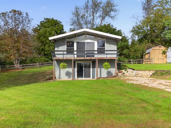 516 Timber Lane, Brooklyn, MI 49230