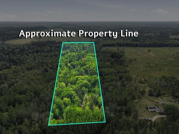7961 Carpenter Road, Angora, MN 55703
