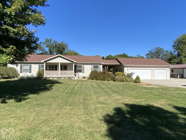 1416 E Whitcomb Avenue, Clinton, IN 47842
