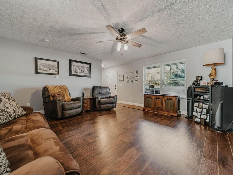 2986 Dustins Way, Columbus, OH 43228 Photo 6