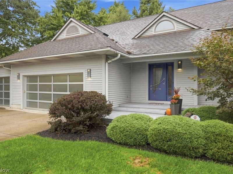 499 Mackinaw Circle, Akron, OH 44333 Photo 2