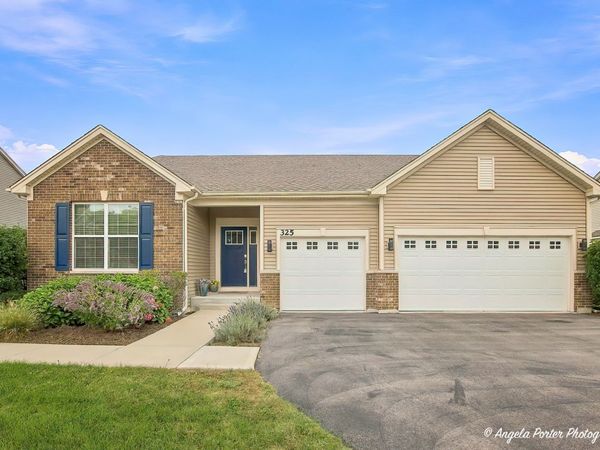 325 Tralee Lane , McHenry, IL 60050
