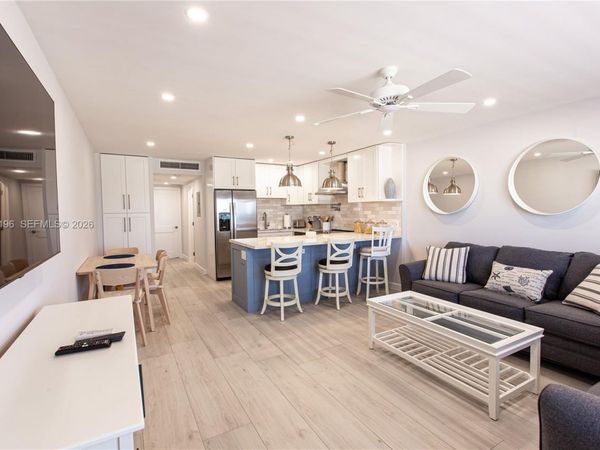 300 Oregon St , Unit 204, Hollywood, FL 33019