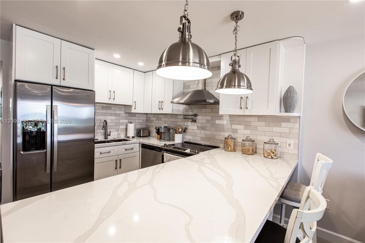 300 Oregon St , Unit 204, Hollywood, FL 33019 Photo