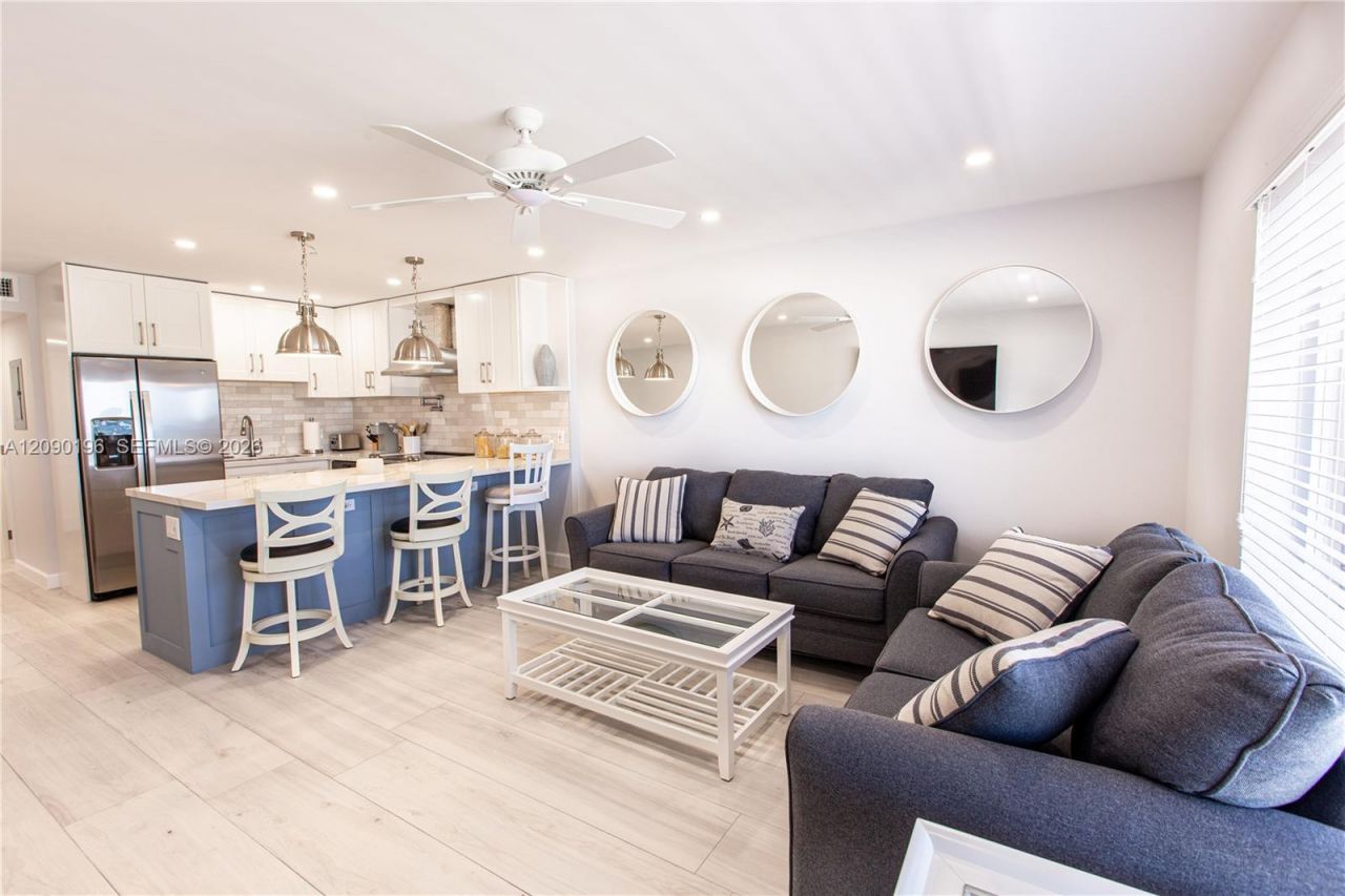 300 Oregon St , Unit 204, Hollywood, FL 33019 Photo
