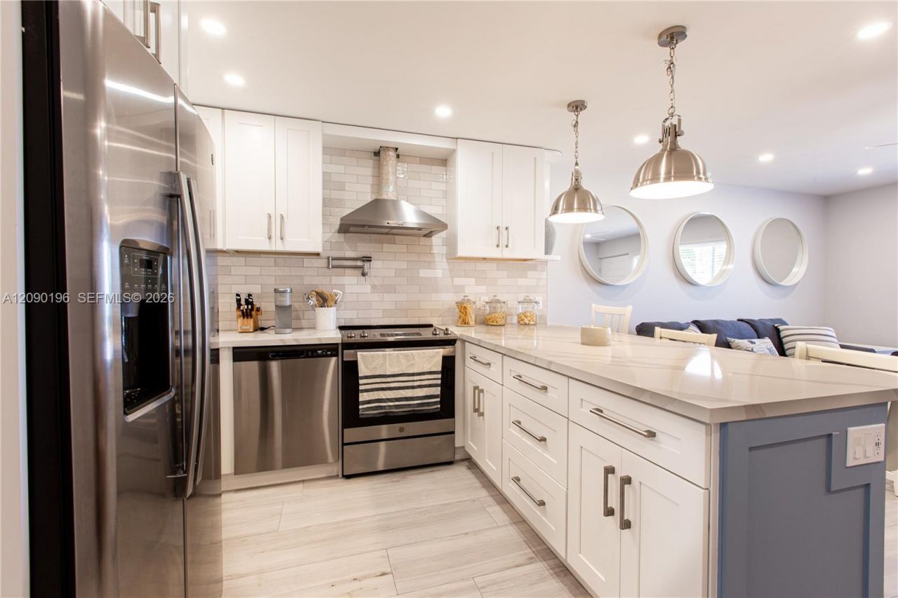300 Oregon St , Unit 204, Hollywood, FL 33019 Photo