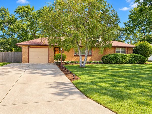 1004 Magnolia Drive, Joliet, IL 60435