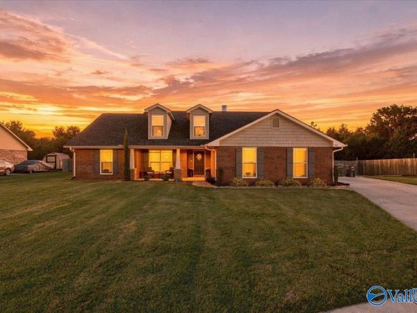 107 Cedar Court Lane, Huntsville, AL 35811