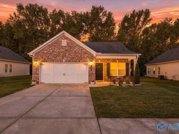 148 Lincoln Gray Circle, New Market, AL 35761