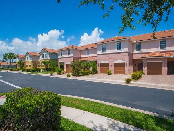 1189 Normandie Way , Vero Beach, FL 32960