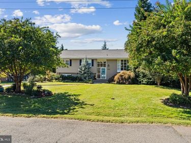 9010 LONGSTREET DRIVE, MANASSAS, VA 20110