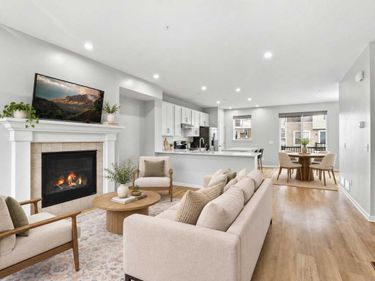 2235 Gateway Curve, North Saint Paul, MN 55109