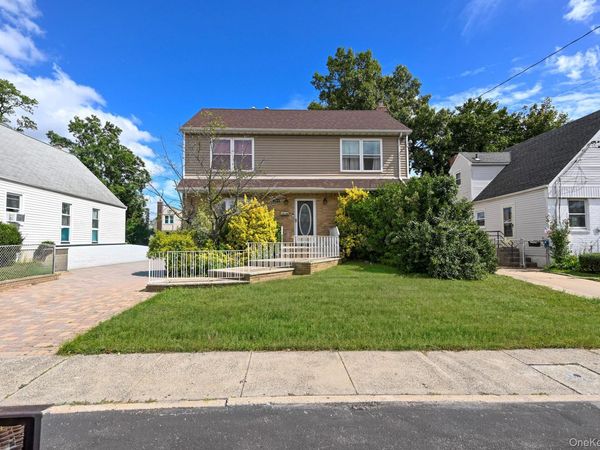 151 Nassau Boulevard , West Hempstead, NY 11552