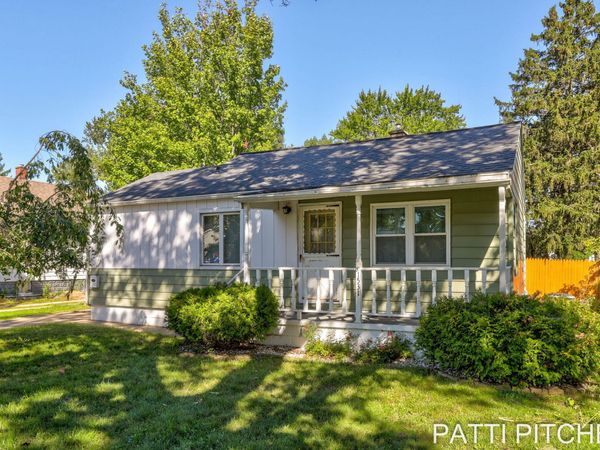 1531 Pennoyer Avenue, Grand Haven, MI 49417