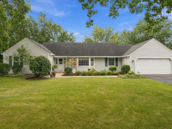 1114 Lexington Lane , Batavia, IL 60510