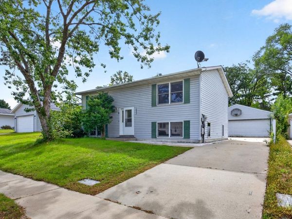 1932 S Village Drive SE, Rochester, MN 55904