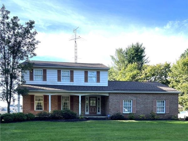 389 W High Street , East Palestine, OH 44413