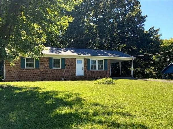 141 Eleanor Avenue , Mount Airy, NC 27030
