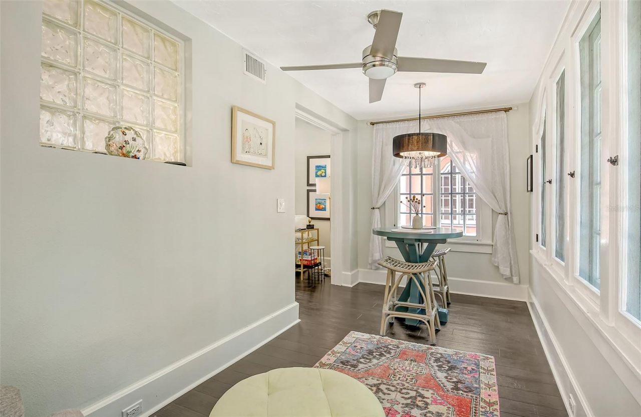 1221 N Palm Avenue, Unit 305, Sarasota, FL 34236 Photo