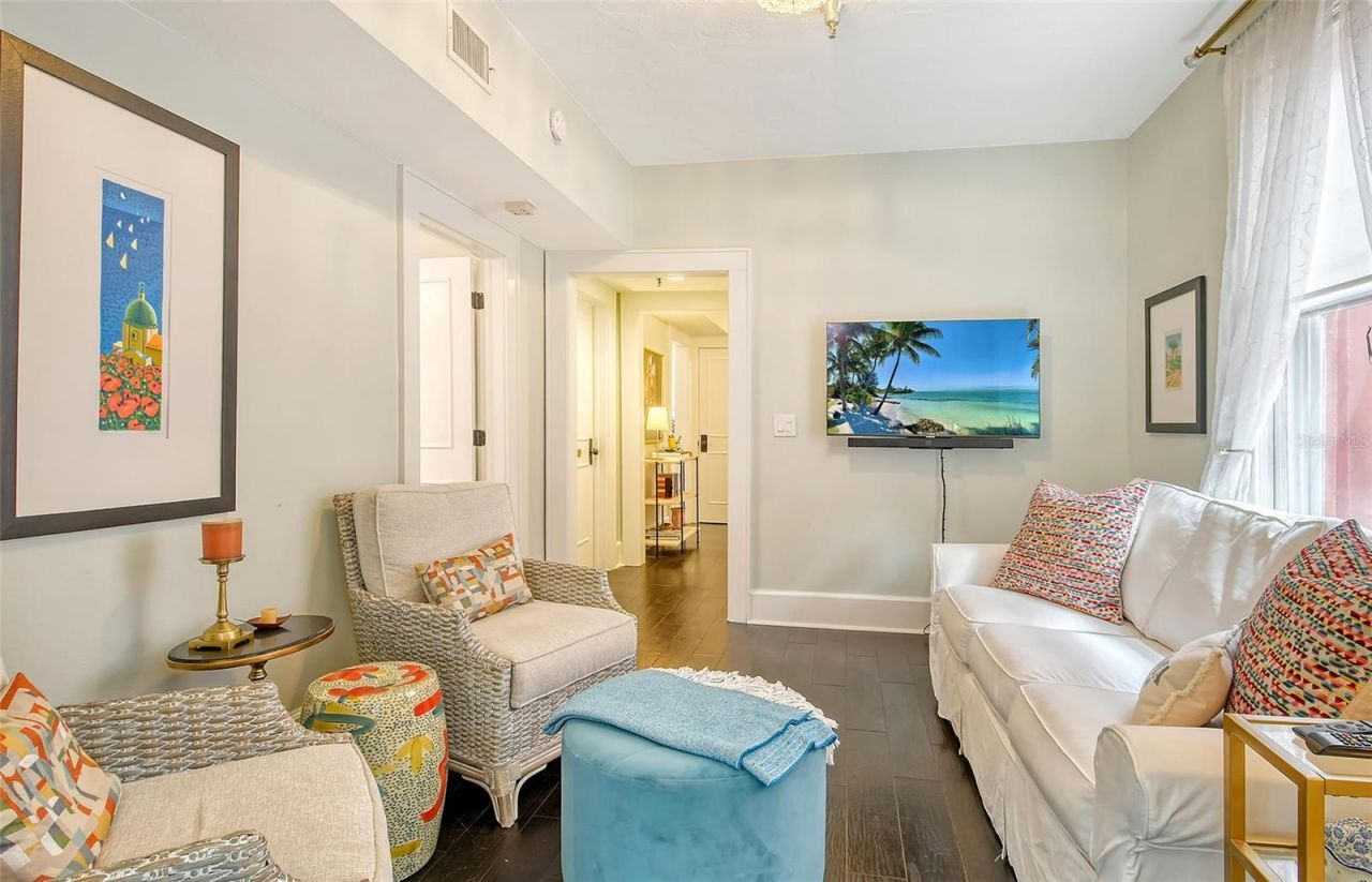 1221 N Palm Avenue, Unit 305, Sarasota, FL 34236 Photo