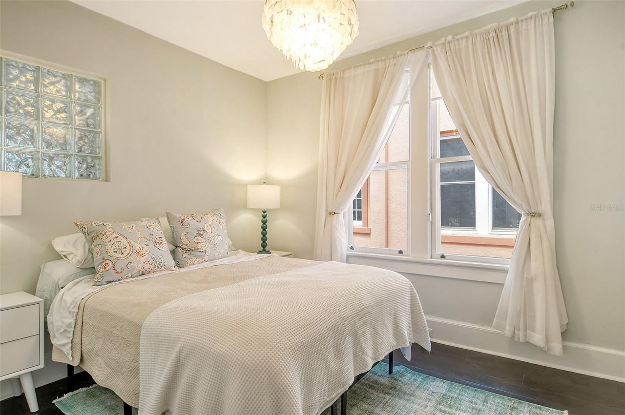 1221 N Palm Avenue, Unit 305, Sarasota, FL 34236 Photo