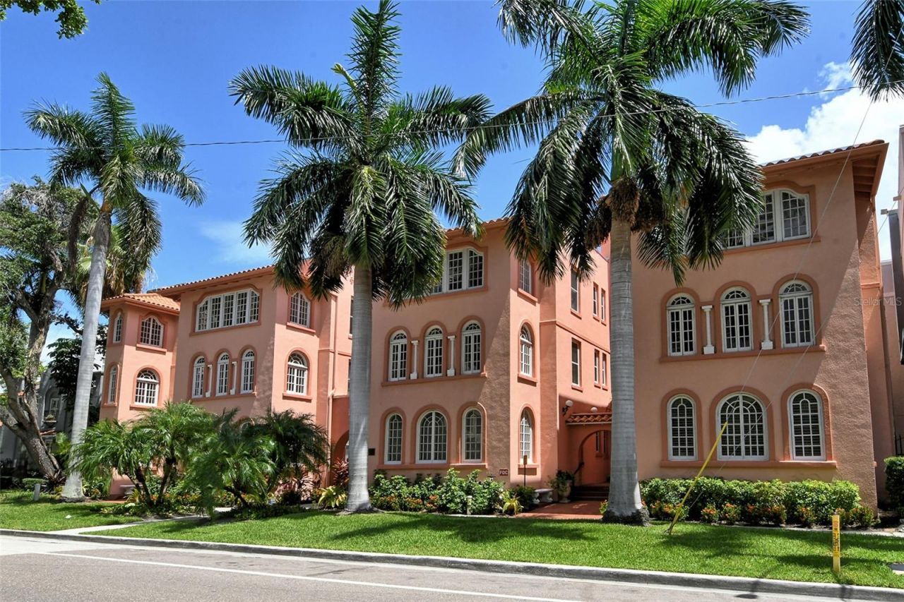 1221 N Palm Avenue, Unit 305, Sarasota, FL 34236 Photo