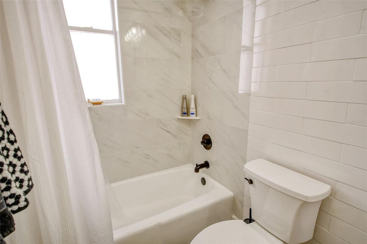 1221 N Palm Avenue, Unit 305, Sarasota, FL 34236 Photo