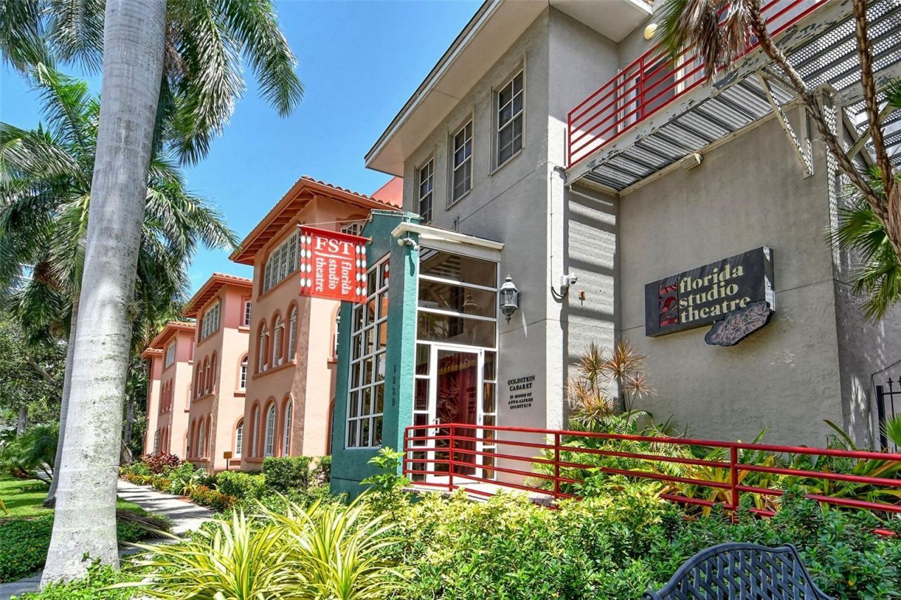1221 N Palm Avenue, Unit 305, Sarasota, FL 34236 Photo