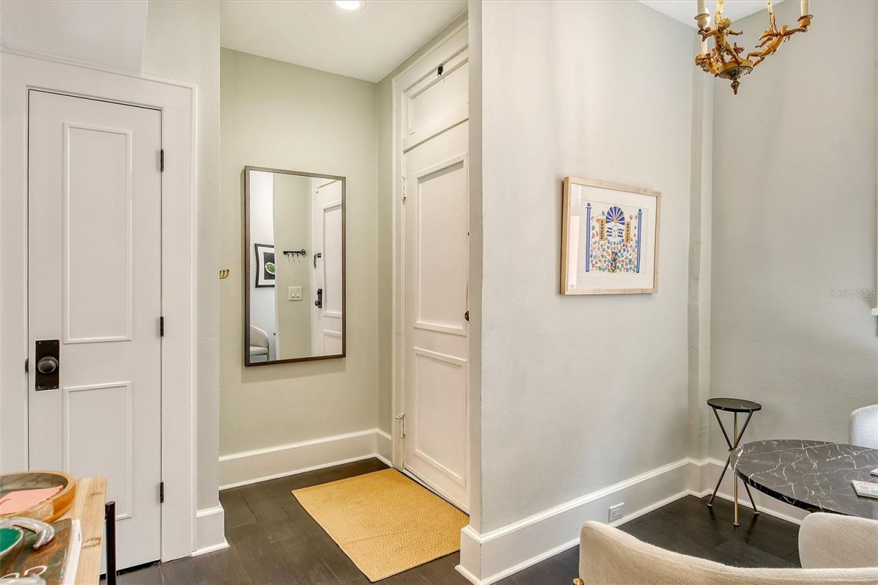 1221 N Palm Avenue, Unit 305, Sarasota, FL 34236 Photo