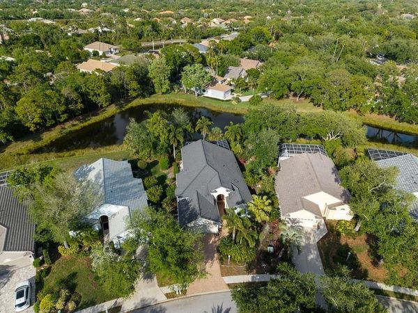 7117 VICTORIA CIRCLE , UNIVERSITY PARK, FL 34201