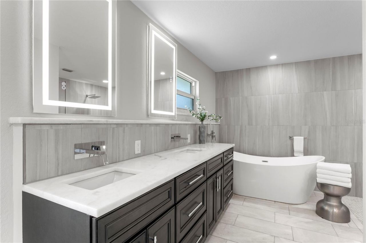 4995 58th Avenue S, Saint Petersburg, FL 33715 Photo