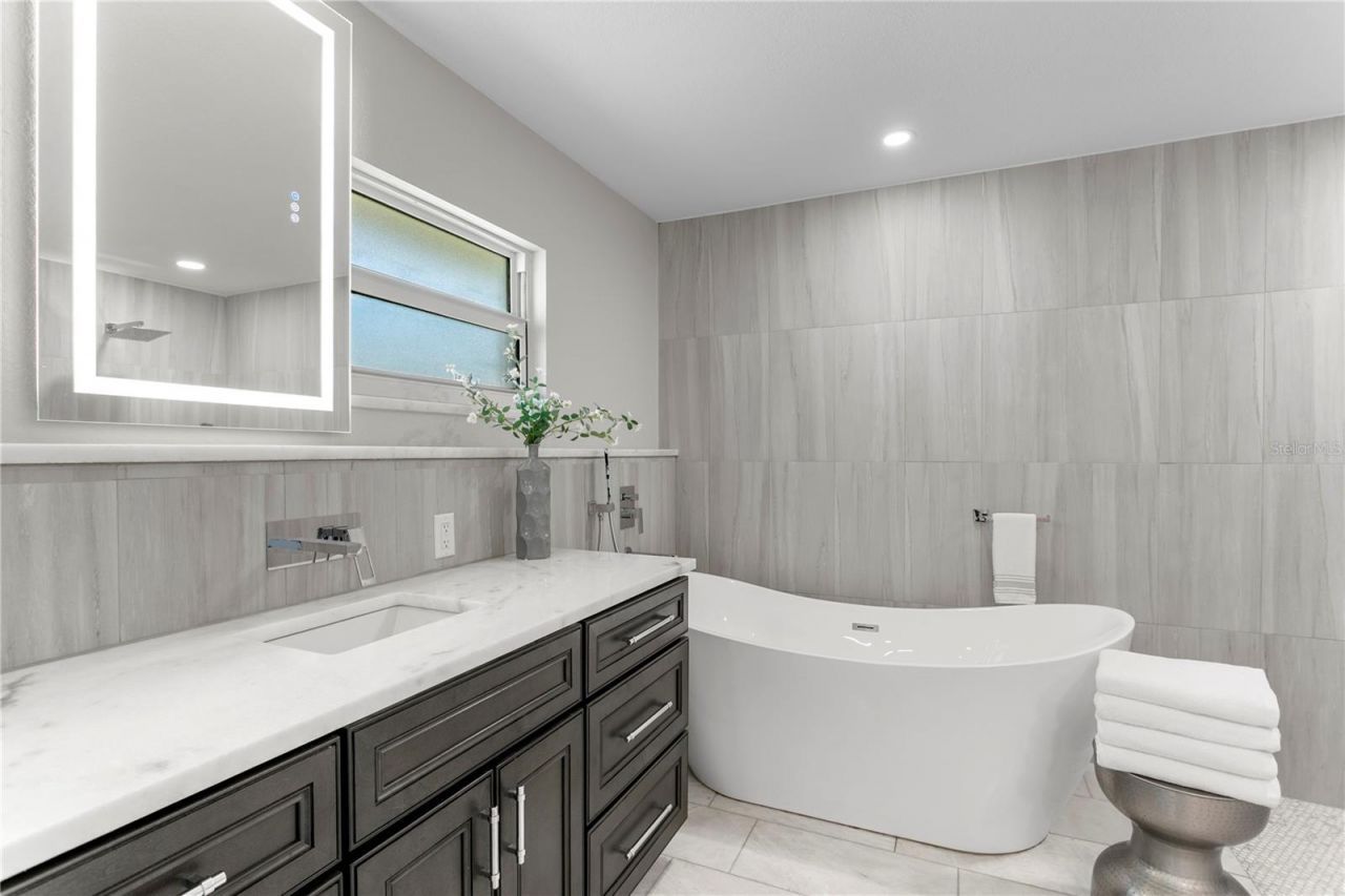 4995 58th Avenue S, Saint Petersburg, FL 33715 Photo