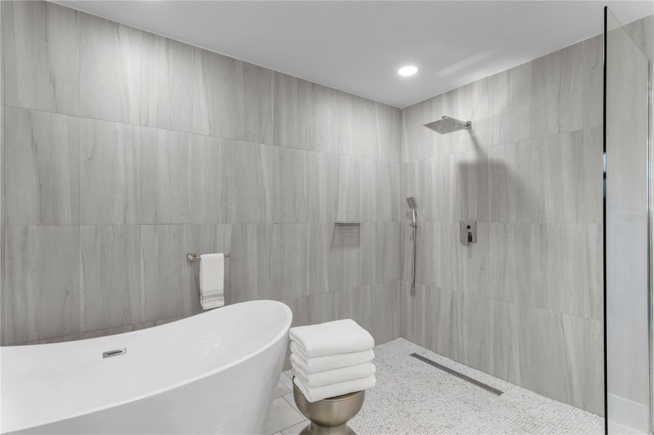 4995 58th Avenue S, Saint Petersburg, FL 33715 Photo