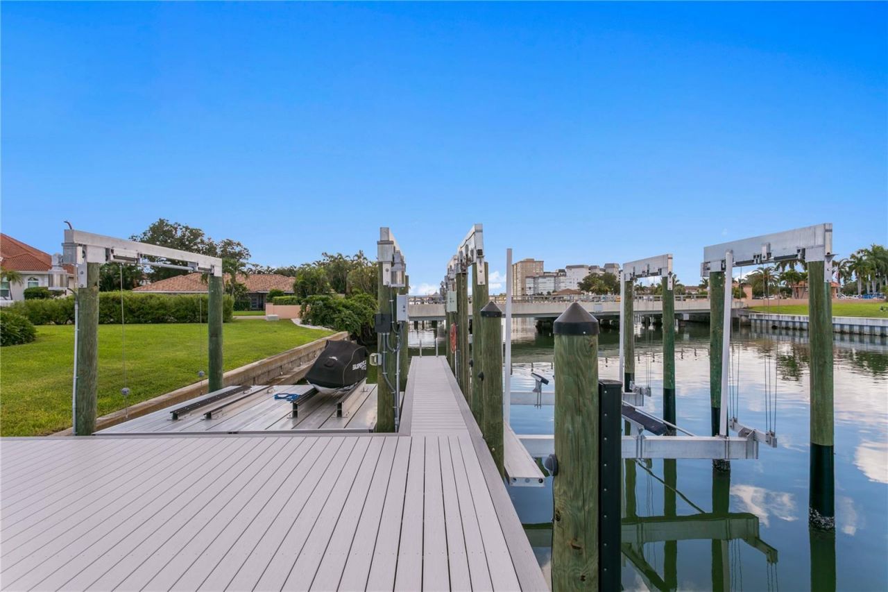 4995 58th Avenue S, Saint Petersburg, FL 33715 Photo