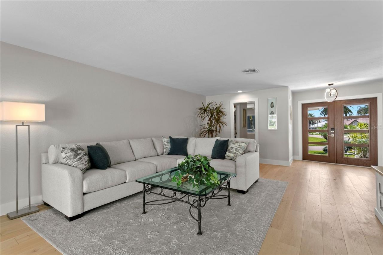 4995 58th Avenue S, Saint Petersburg, FL 33715 Photo
