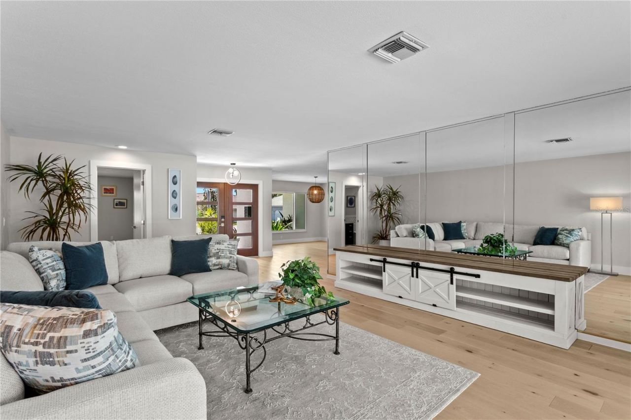 4995 58th Avenue S, Saint Petersburg, FL 33715 Photo