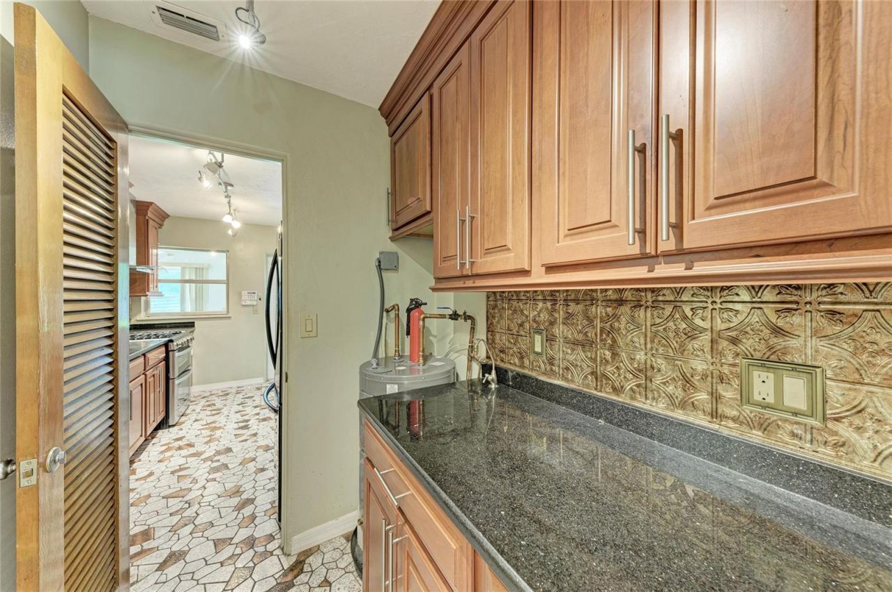 319 20th Street E, Bradenton, FL 34208 Photo