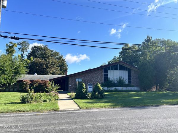 2195 Eastern Parkway, Niskayuna, NY 12309
