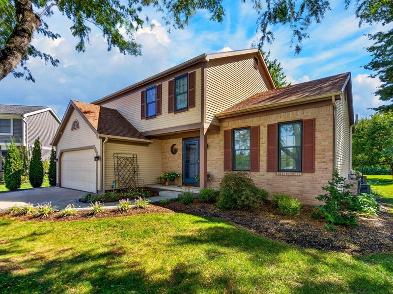 1647 Preston Woods Court, Columbus, OH 43235 Photo 3