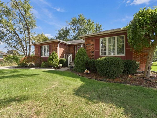 20461 Roche Road, Trenton, MI 48183