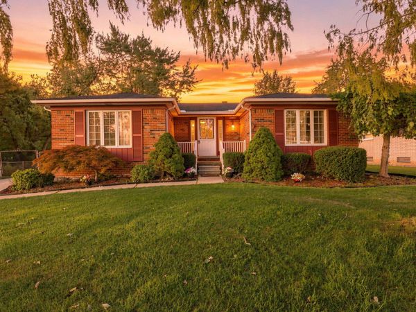 20461 Roche Road, Trenton, MI 48183