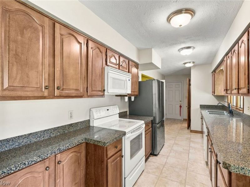 8593 Wiese Road, Brecksville, OH 44141 Photo 7