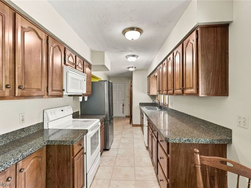 8593 Wiese Road, Brecksville, OH 44141 Photo 8