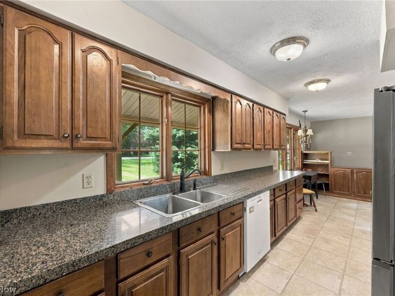 8593 Wiese Road, Brecksville, OH 44141 Photo 9