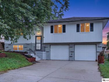 15117 Adams Street, Omaha, NE 68137